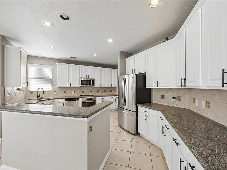 13518 Via Chianti Ln — Photo 9