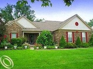47178 Glenhurst Dr, Canton, MI 48187