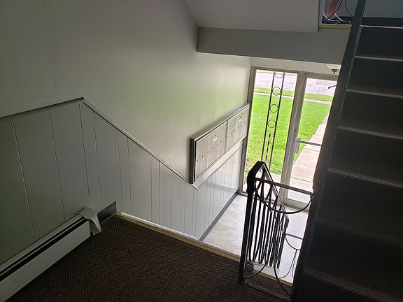 2nd image of 570 Harvey St APT 204
