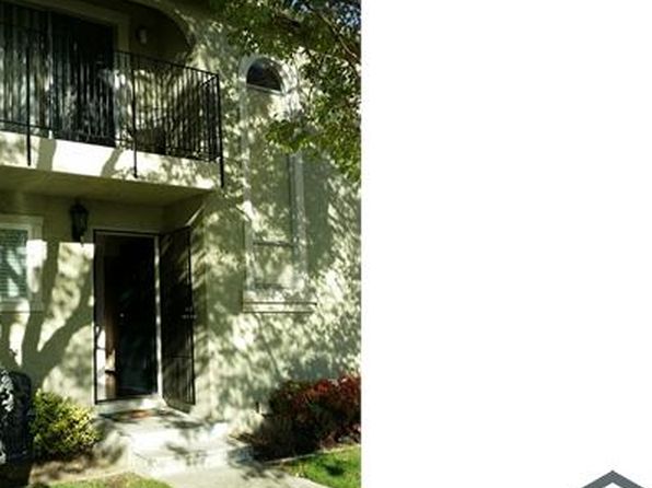 4 Meadowbrook Ave