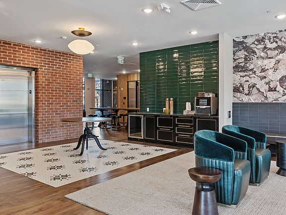 4th image of 640 21st Ave N #4242142