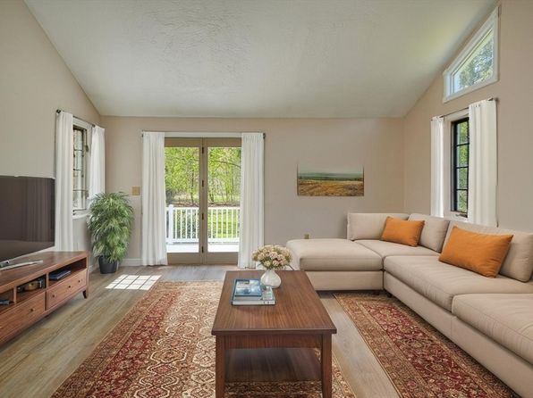 38 Turner Rd, Holliston, MA 01746