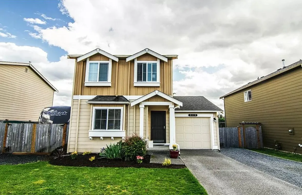 3 bed, 1.5 bath, 1151 sqft, $2,800 — Photo 2