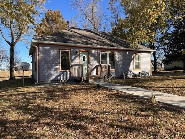 307 E 8th St, Hamilton, MO 64644