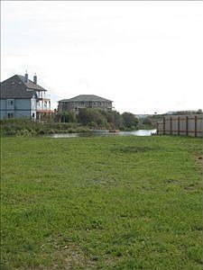 4th image of 185 Sea Breeze Loop SE