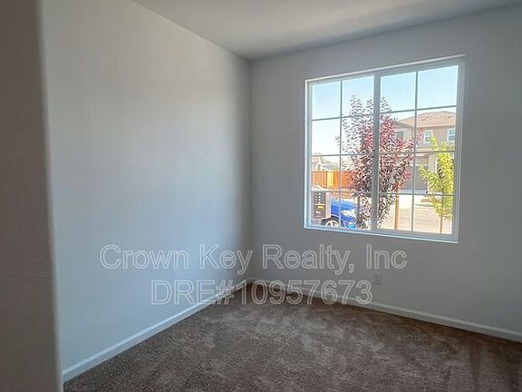 4th image of 843 Osprey Dr