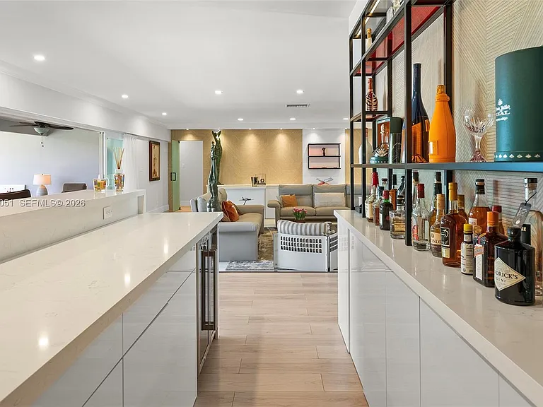 424 Alamanda Dr — Photo 15