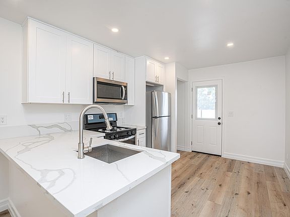 3rd image of 3011 Vancouver Ave #A