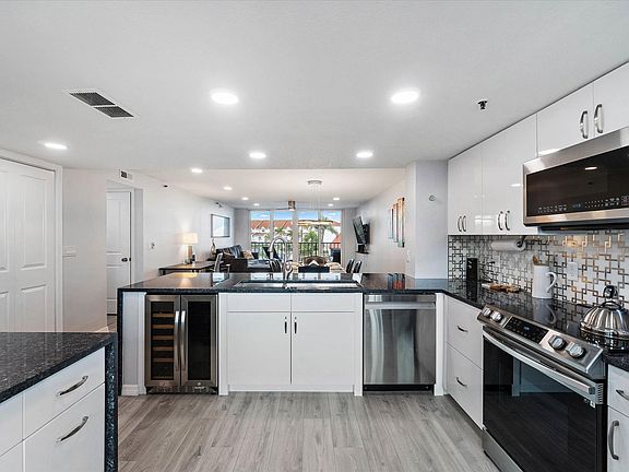 5th image of 19111 Vista Bay Dr APT 212