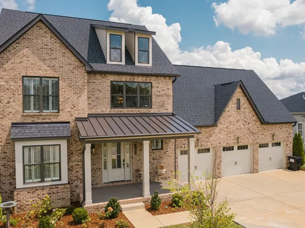 7648 Delancey Dr, College Grove, TN 37046
