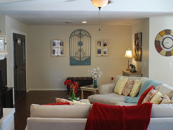 3rd image of 3221 Janet Dr