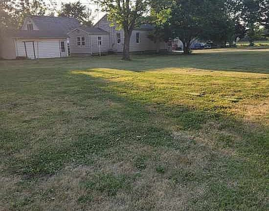 2nd image of 522 Young St