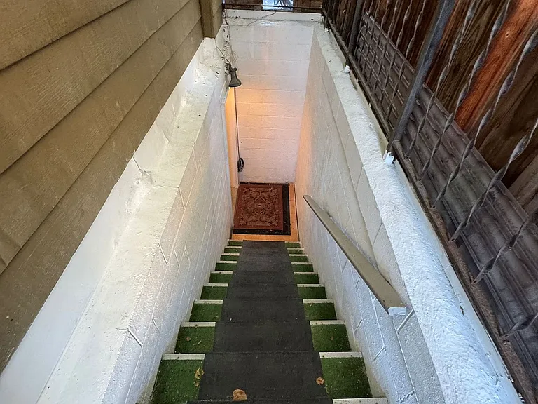 1594 Dupont St #5 — Photo 3