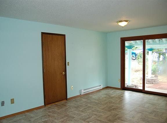 4th image of 1401 Foxfire Dr SE