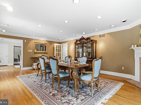 5th image of 275 Woodcock Ln