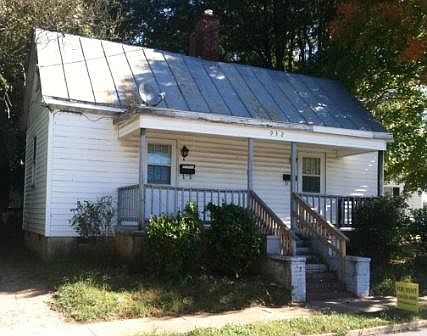 2nd image of 932 E Davis St #A