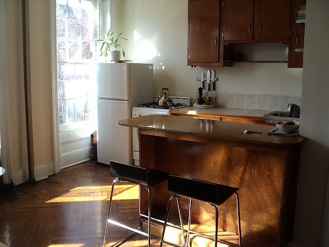 1st image of 359 Carlton Ave #3