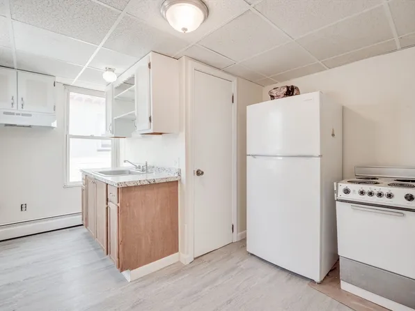 23 Lowell St #2R, Methuen, MA 01844