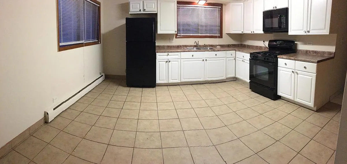 3 bed, 1000 sqft, $1,775 — Photo 2