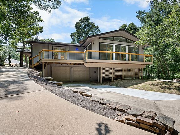 2nd image of 8 Tarland Ln