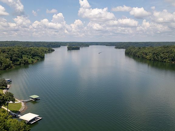 5th image of 192 Pleasant Dr