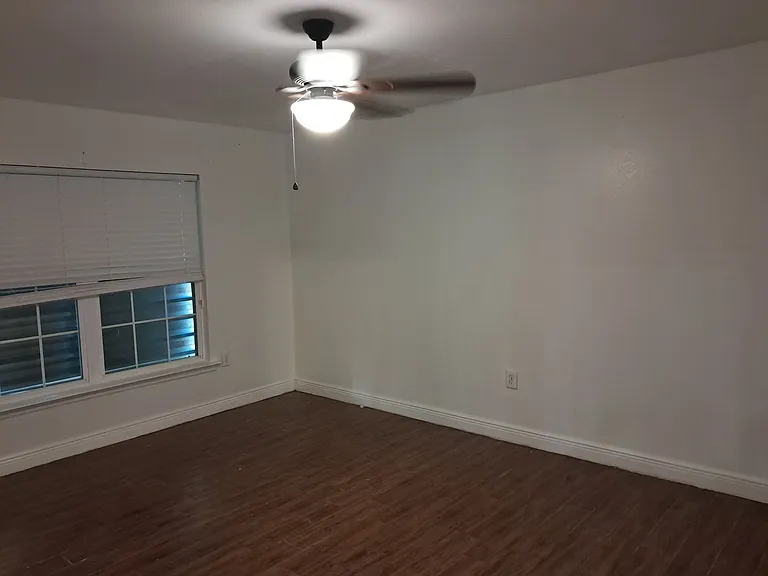 4910 Bywood St — Photo 11