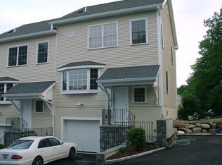 824 Hope St APT 4, Stamford, CT 06907