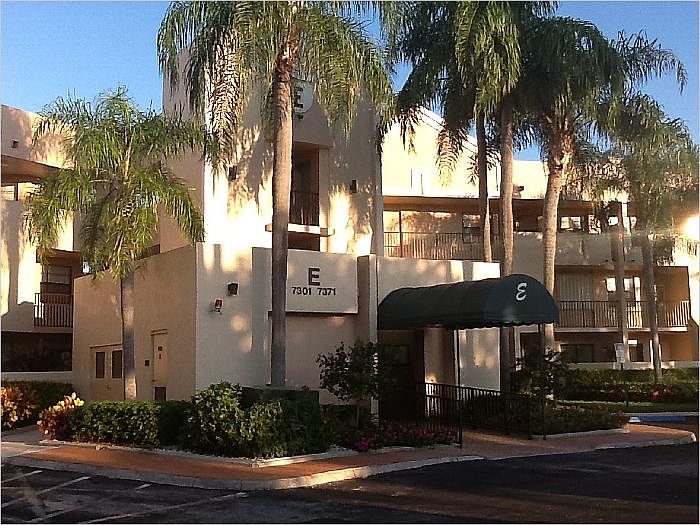 1st image of 7367 Fairfax Dr