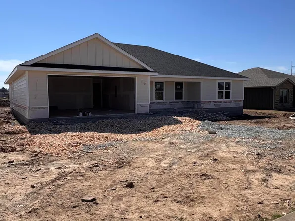 1112 Center Court Cir, Grove, OK 74344