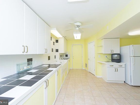 3rd image of 8352 Gartelman Farm Dr