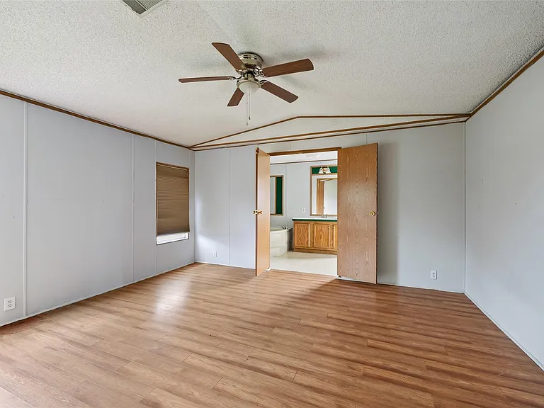 360 Shady Oaks #A — Photo 14
