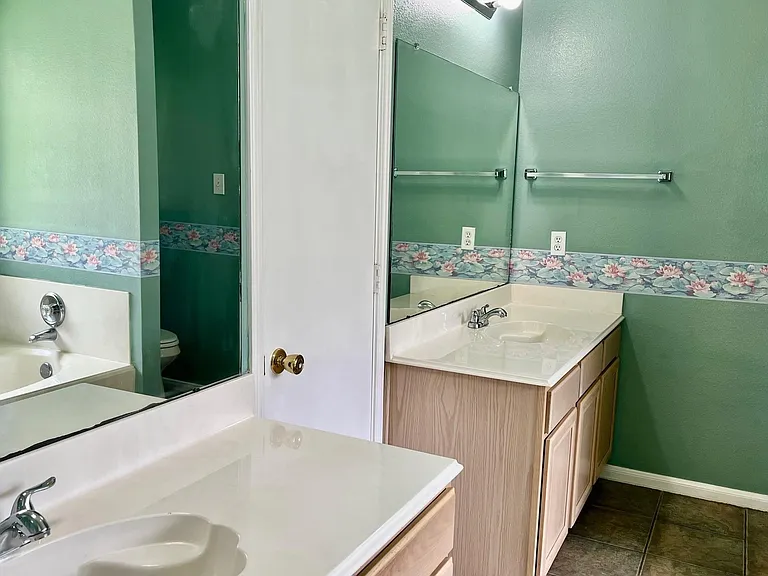 4219 Hermitage Hollow Ln — Photo 12