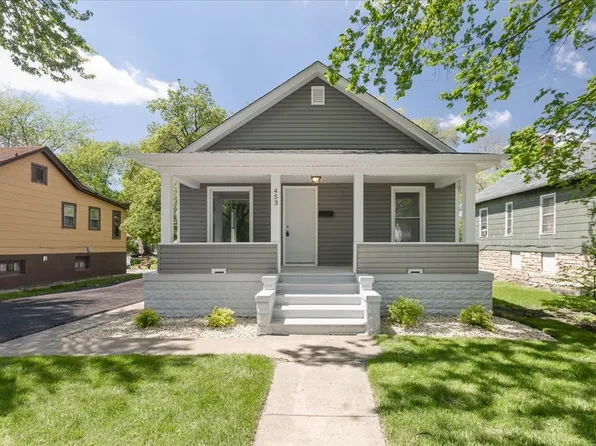 453 Water St, Joliet, IL 60436
