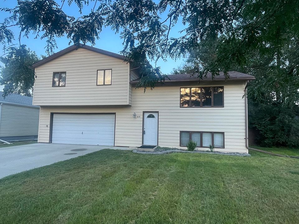 2nd image of 1019 S Aldrich St