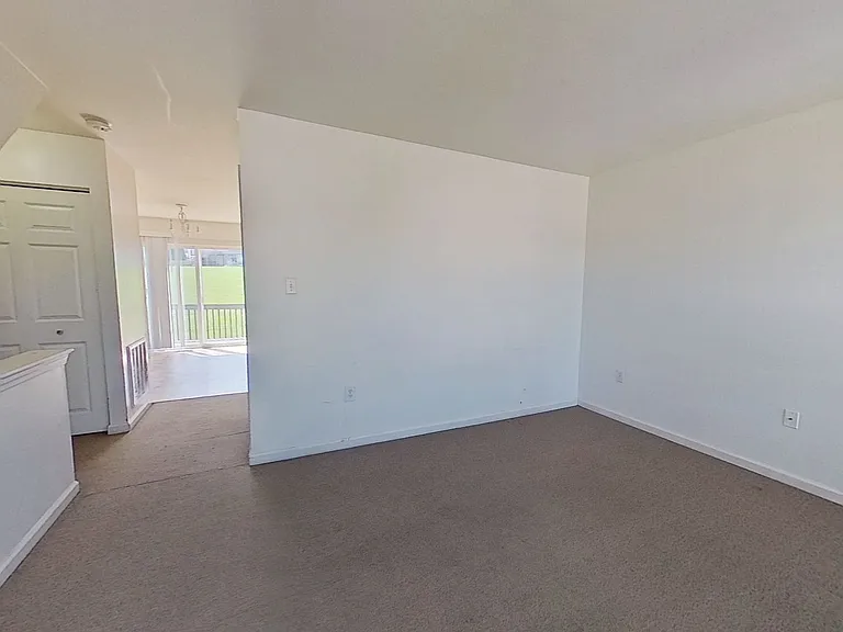 2858 Woodmont Dr — Photo 2