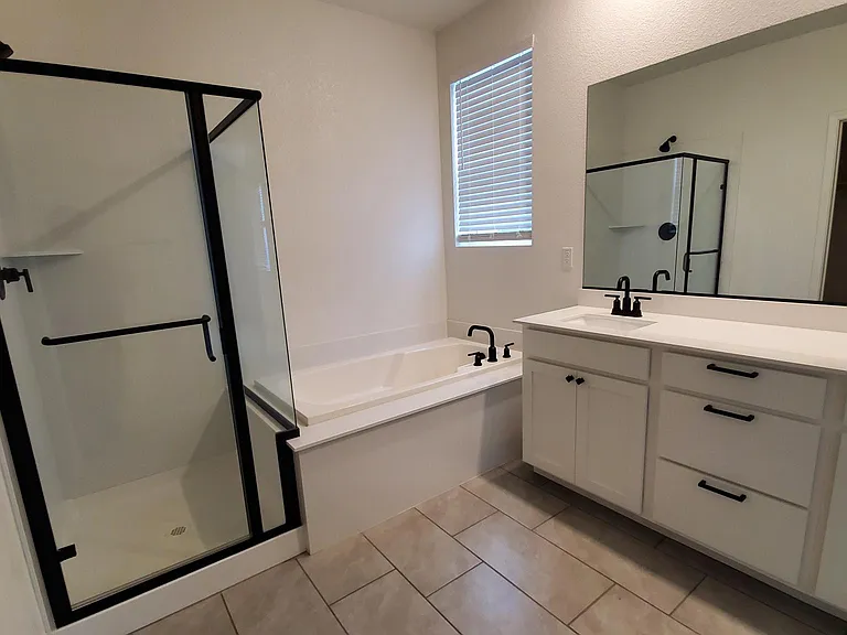 2433 Buzz Aldrin Way — Photo 33