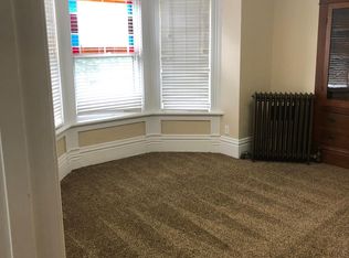 1255 University Ave APT 2, Dubuque, IA 52001