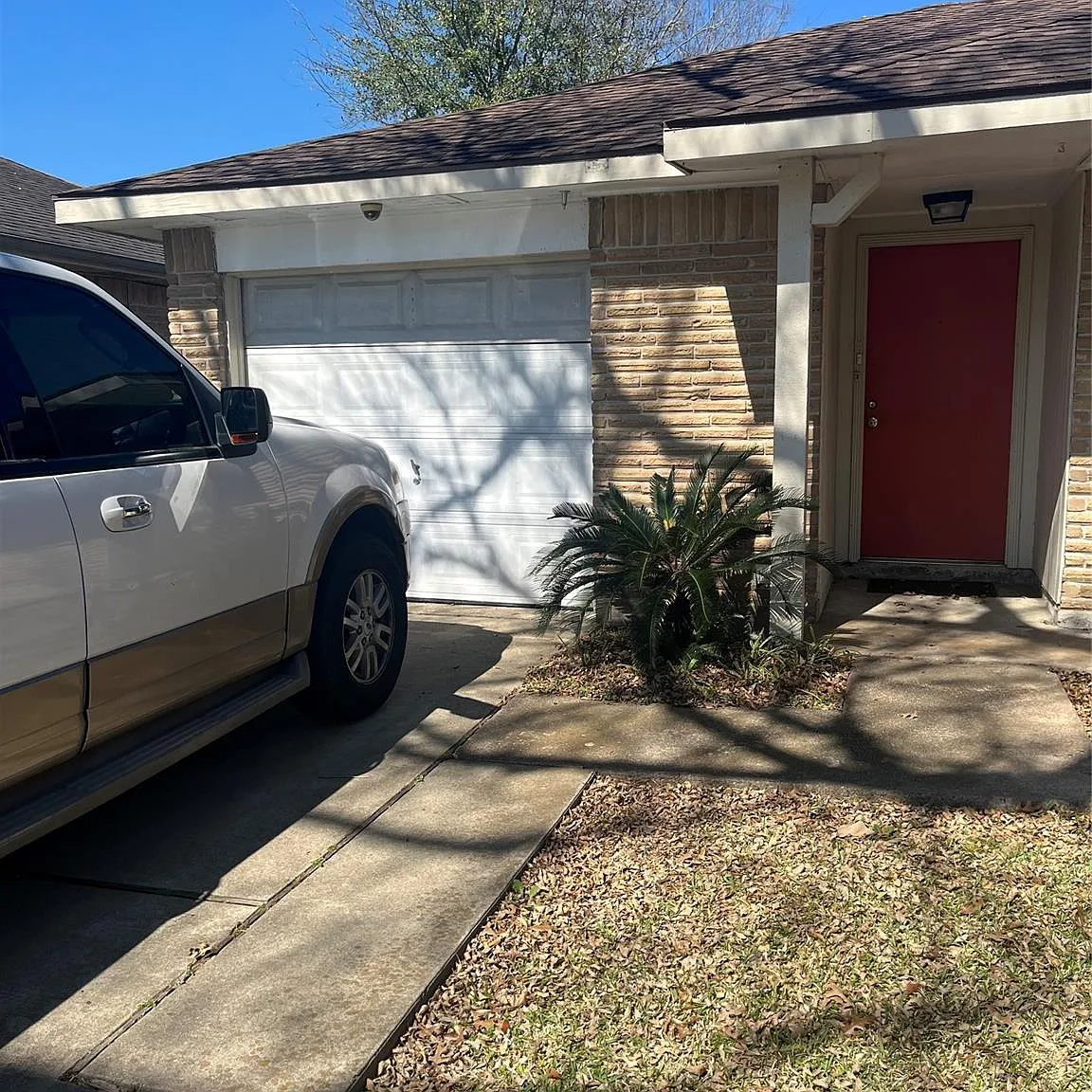 3 bed, 1.5 bath, 1073 sqft, $1,550 — Photo 3