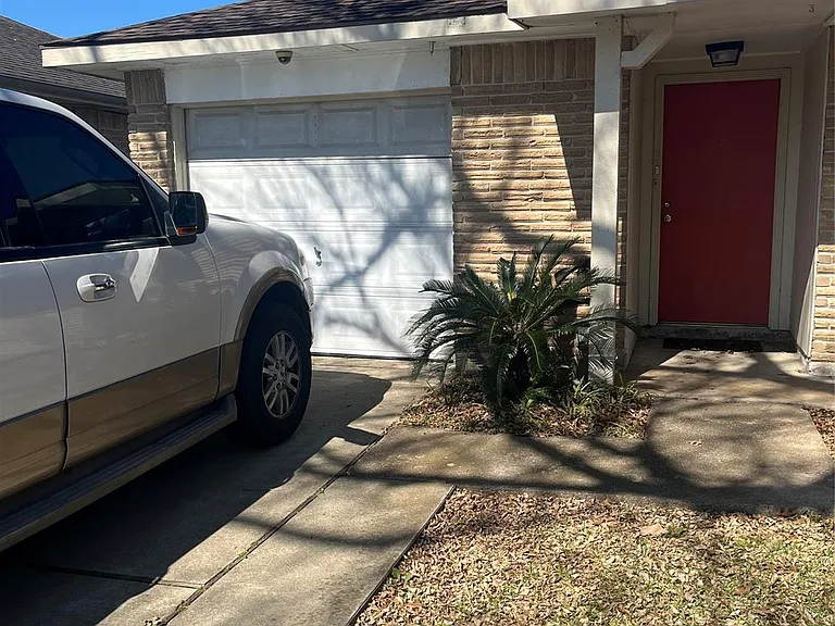 10822 Langdon Ln — Photo 3