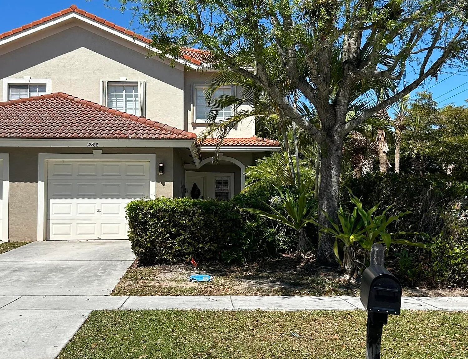 3 bed, 2.5 bath, 1779 sqft, $3,200 — Photo 2