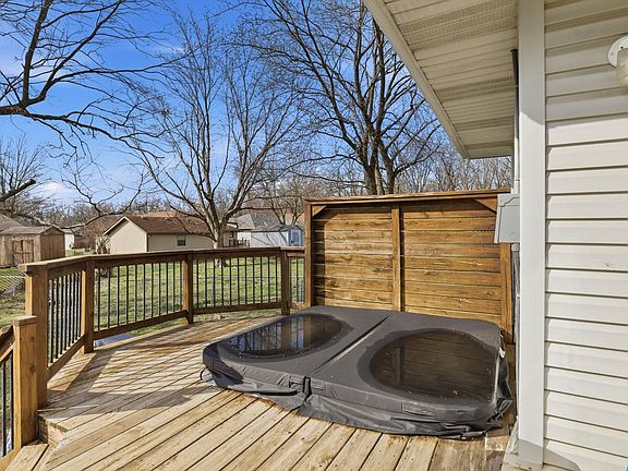 4th image of 2801 N Summit Avenue