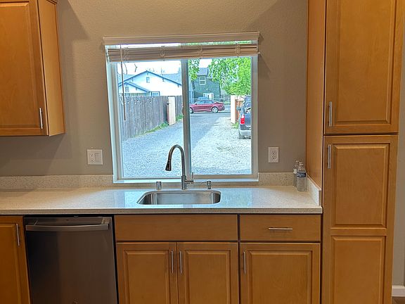 4th image of 3426 25th Ave