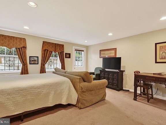 4th image of 11 2nd St NE APT 108
