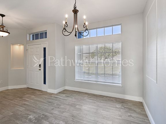 5th image of 2219 Bancroft Blvd
