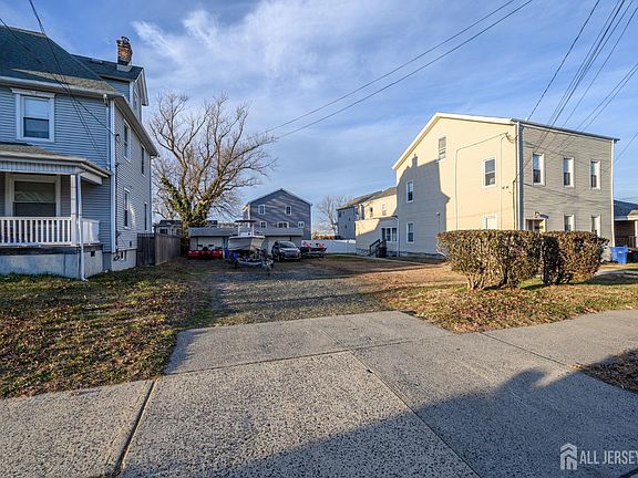 2nd image of 106 John St