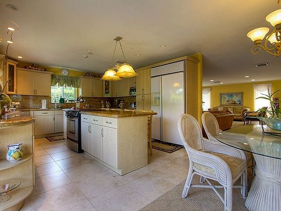 2nd image of 14551 Pompano Dr
