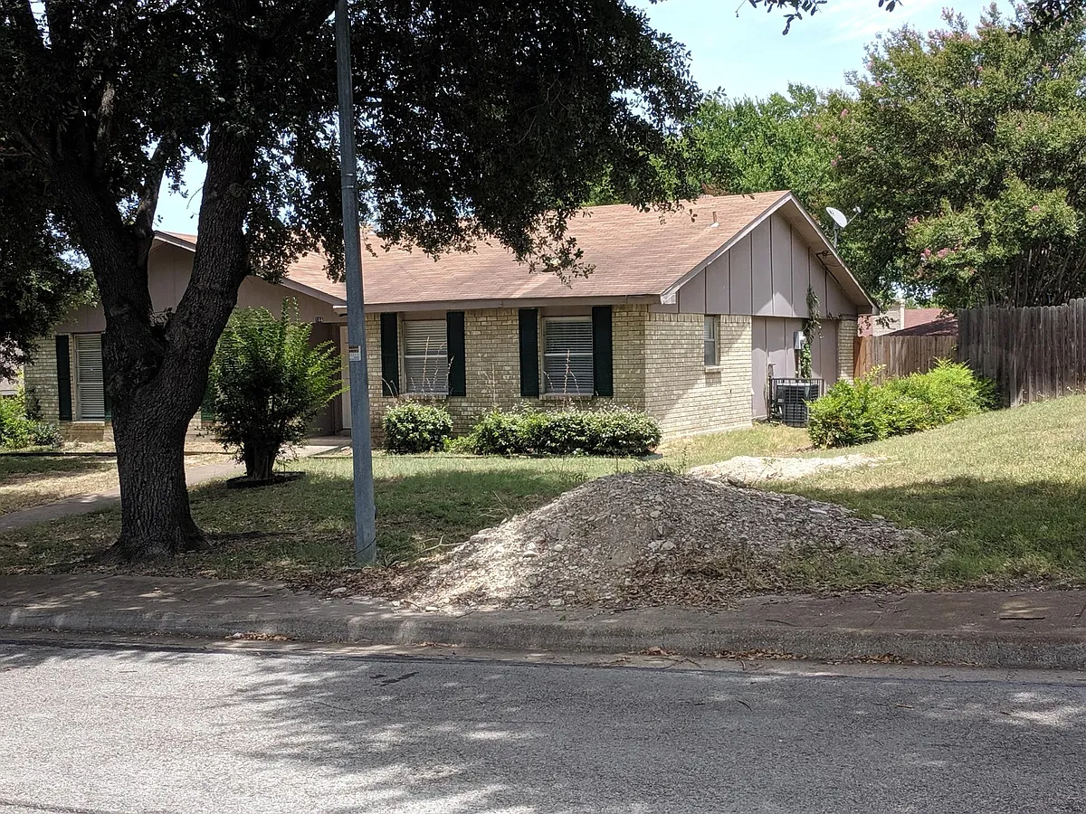 Building Photo - 144 N Crestwood Blvd