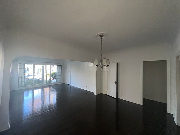 4th image of 340 N Orange Grove Ave #340