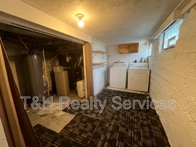 1531 Sturm Ave — Photo 23