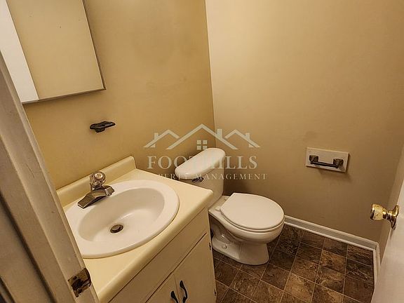 5th image of 305 Green Forest Dr
